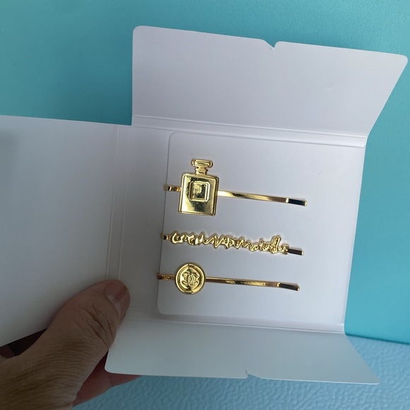CHANEL Gold Hair Accessory Trio - Picture 3 of 4